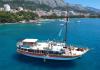 Tradicionalni brod za krstarenje Omladinac - drveni motorni jedrenjak 1943  najam plovila Split