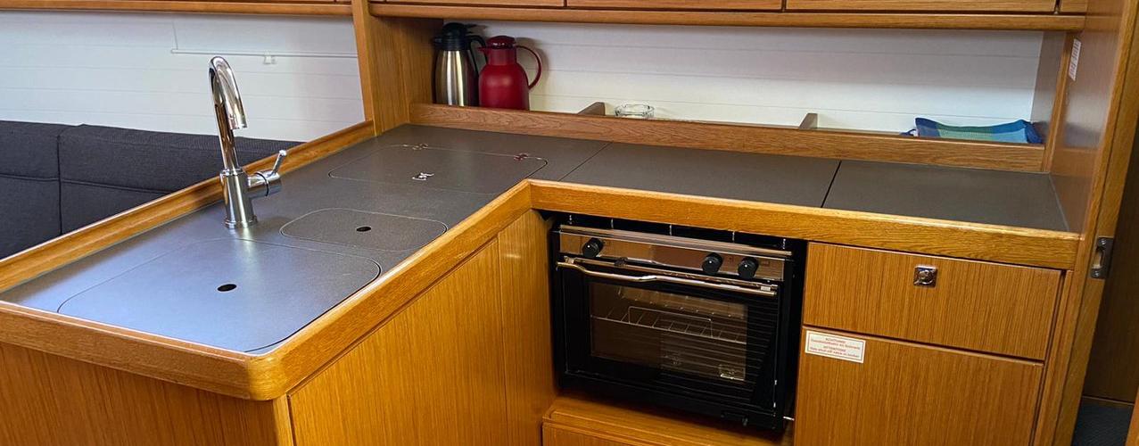 2014. Bavaria Cruiser 37