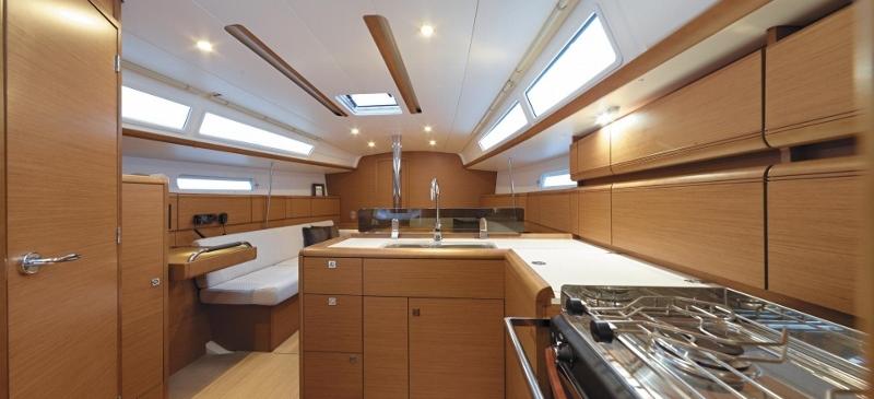 jedrilica Sun Odyssey 389 (2R)
