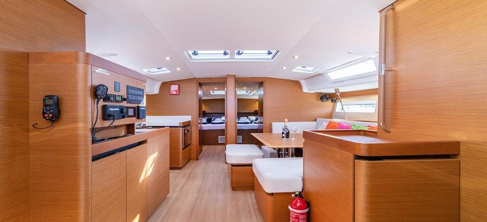 2020. Sun Odyssey 490