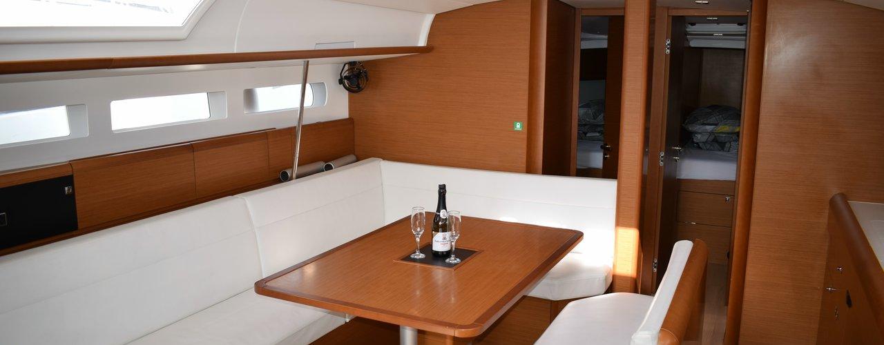 jedrilica Sun Odyssey 519