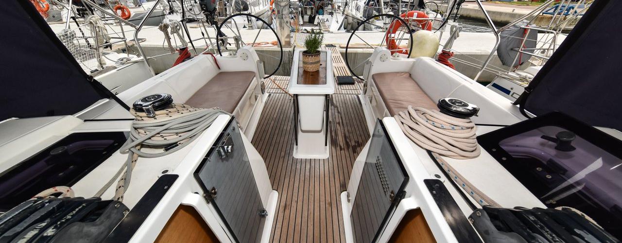 2015. Dufour 410 GL