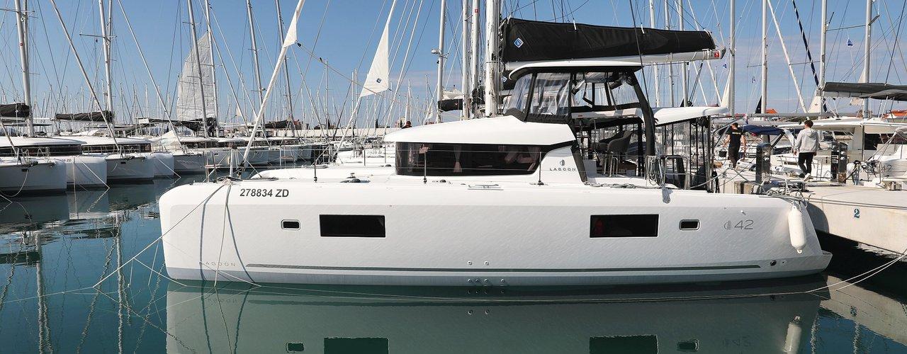 Lagoon 42