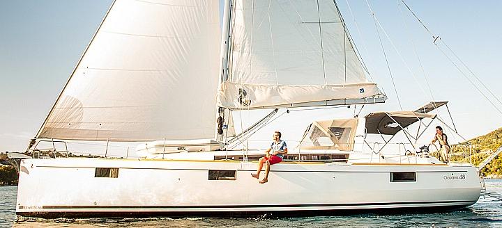 2015. Oceanis 48