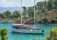 motorni jedrenjak - gulet Omiš Hrvatska