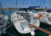 jedrilica Oceanis 43 MURTER Hrvatska