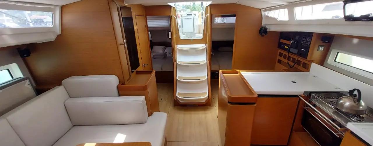 2020. Sun Odyssey 440