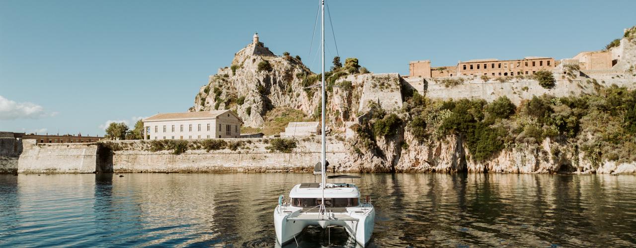 Lagoon 42
