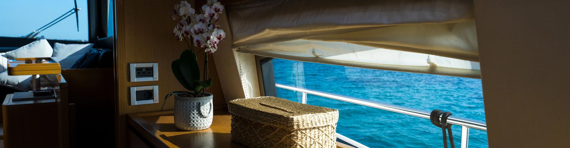 2008. Ferretti 780