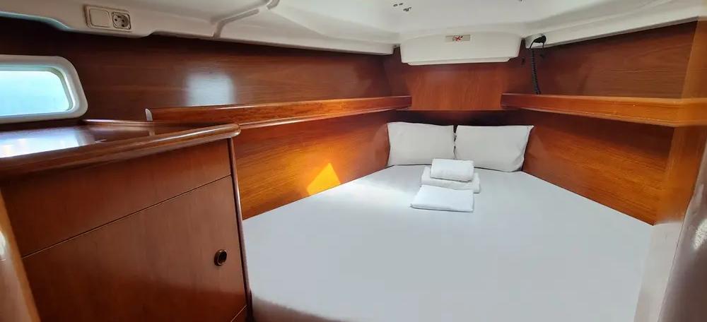 jedrilica Oceanis 411