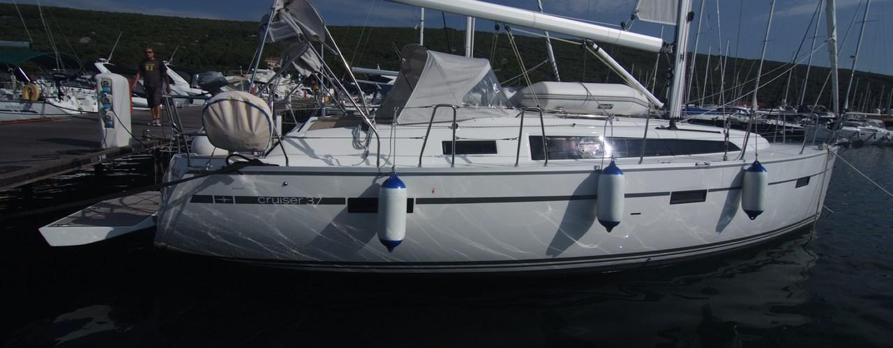 2015. Bavaria Cruiser 37