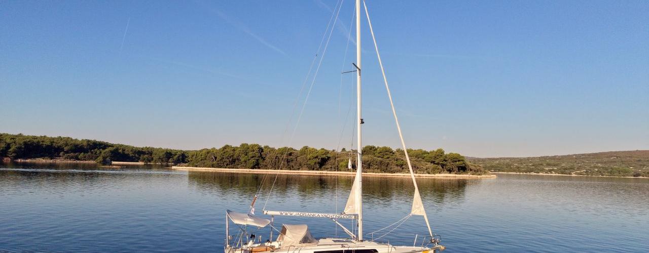 jedrilica Bavaria Cruiser 33