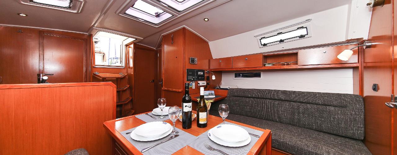 2012. Bavaria Cruiser 36