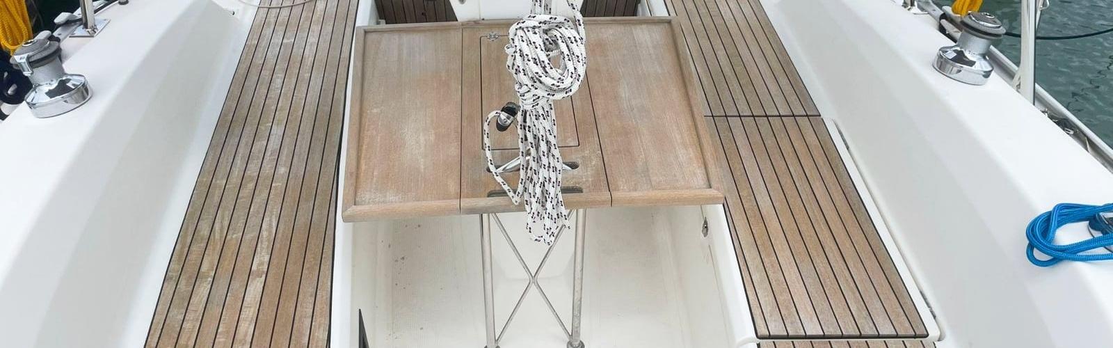 2011. Bavaria Cruiser 32