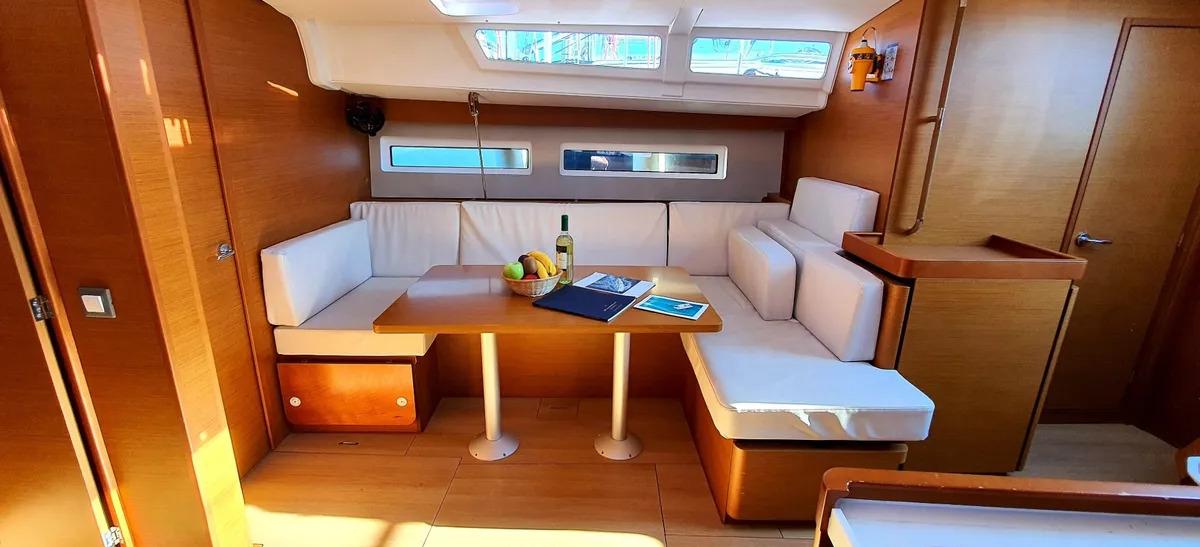 jedrilica Sun Odyssey 490