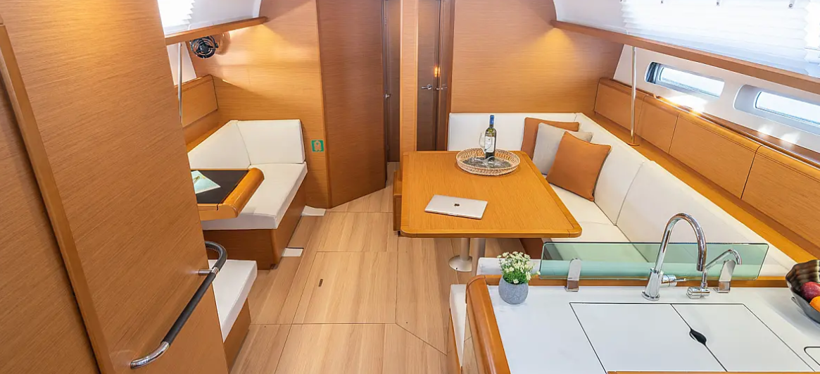 jedrilica Sun Odyssey 449