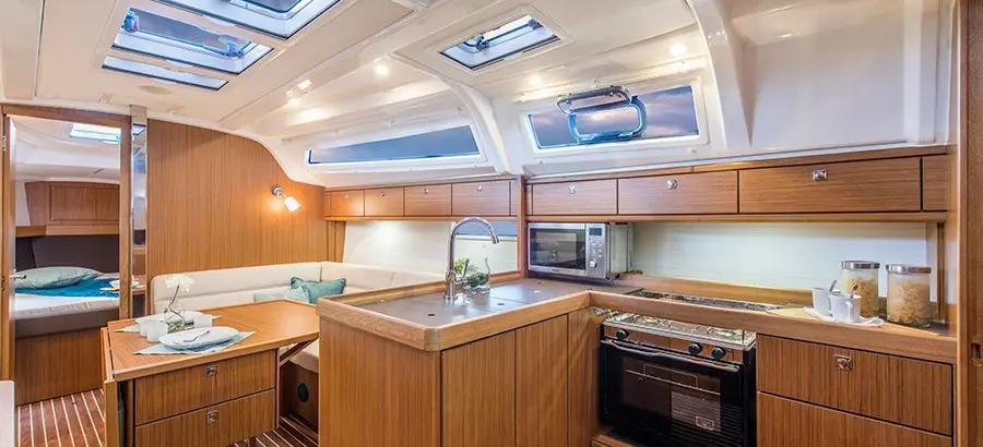 2015. Bavaria Cruiser 37