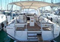jedrilica Oceanis 38 Trogir Hrvatska
