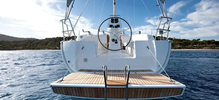 2012. Bavaria Cruiser 32