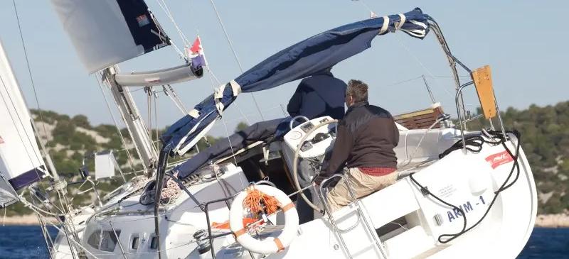 Sun Odyssey 37