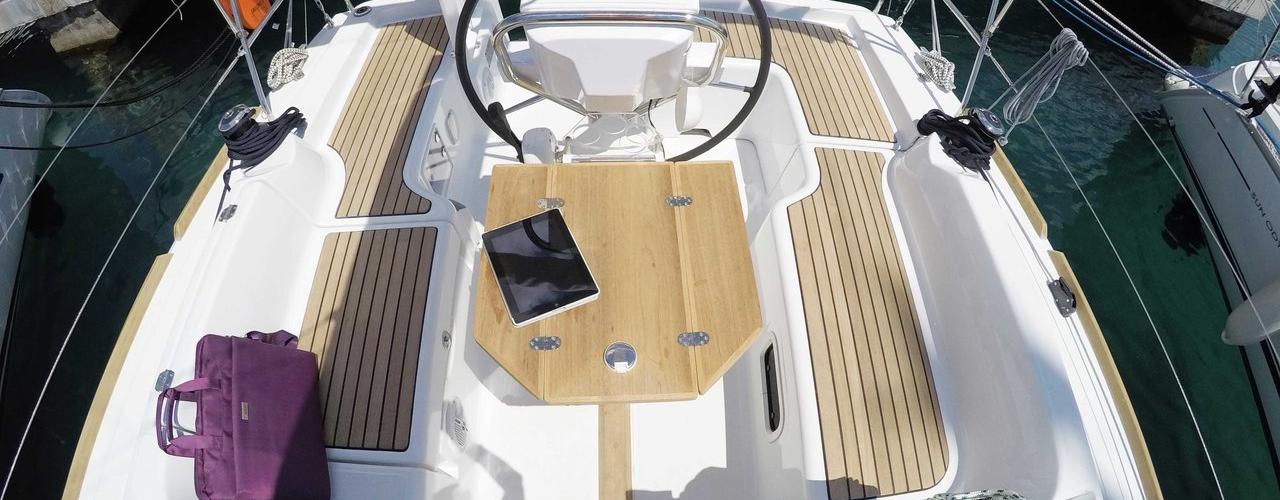 jedrilica Oceanis 31