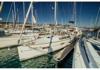 jedrilica Oceanis 38 Šibenik Hrvatska
