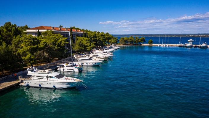Yacht-Rent: jahte u luci Brijuni