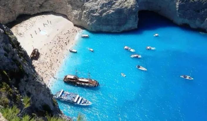 Top 5 plaža u Grčkoj koje možete posjetiti samo plovilom – savršen odmor za ljubitelje jedrenja i čartera